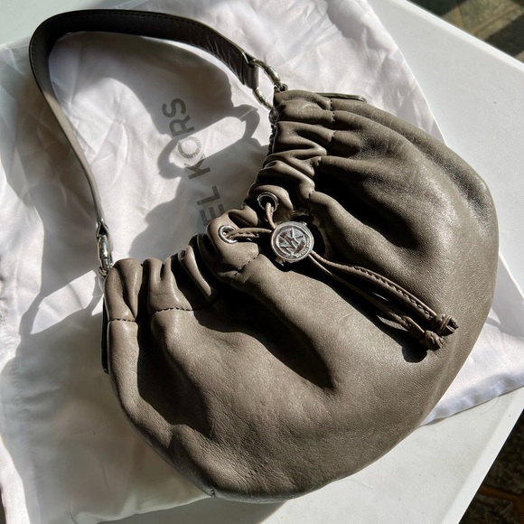 Michael Kors Small Hobo - Picture 3 of 9